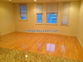 110 Second St, Unit PH03 in Cambridge, MA - Foto de edificio - Building Photo
