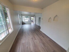 10709 Pippin St in Oakland, CA - Building Photo - Building Photo