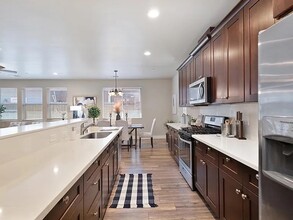 820 B St in Lincoln, CA - Building Photo - Building Photo