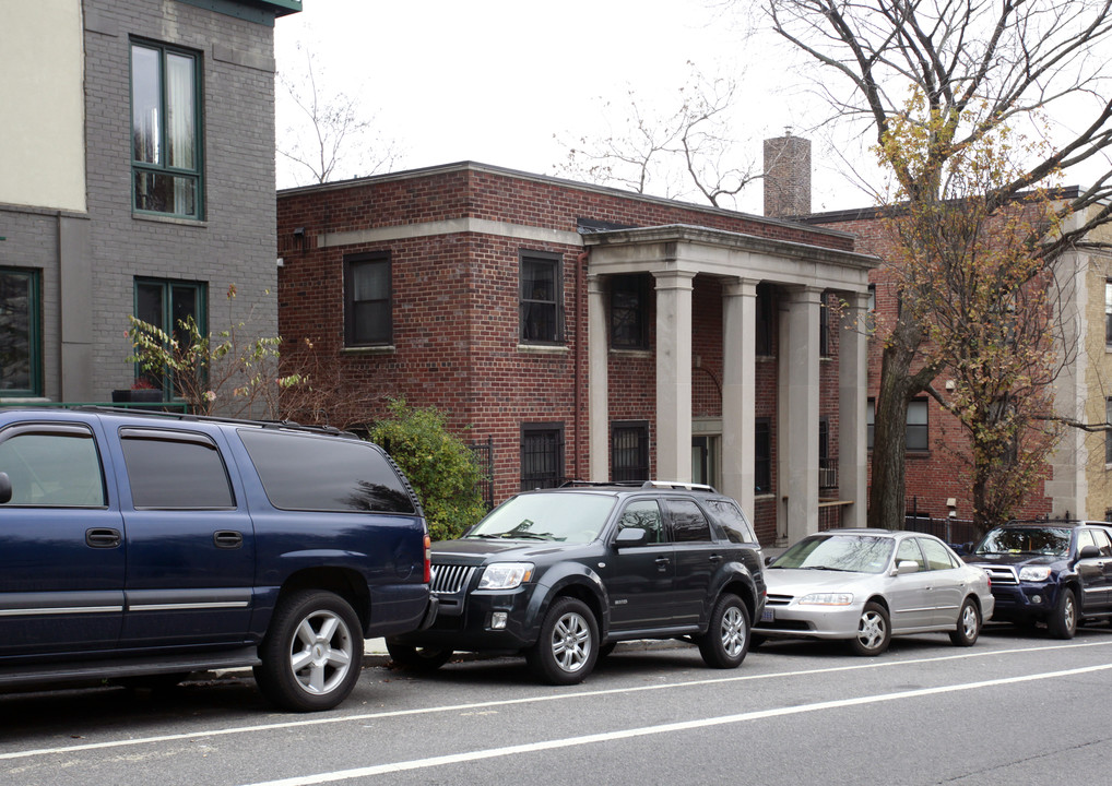 2301 15th St NW in Washington, DC - Building Photo