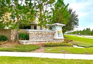 1099 Multiflora Lp in Lutz, FL - Building Photo - Building Photo