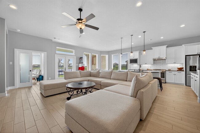 property at 2706 Mackinac Bay Dr