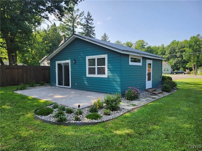 1582 Chestnut Ridge Rd in Chittenango, NY - Building Photo - Building Photo
