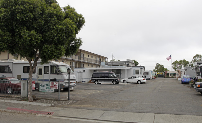 Bal Trailer Court in San Leandro, CA - Building Photo - Building Photo