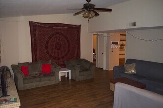 1301 Haines Dr in College Station, TX - Building Photo - Building Photo