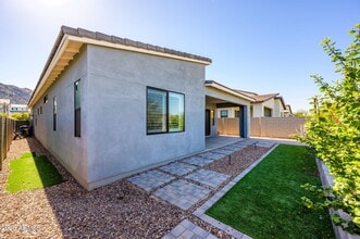 824 E Monte Wy in Phoenix, AZ - Building Photo - Building Photo