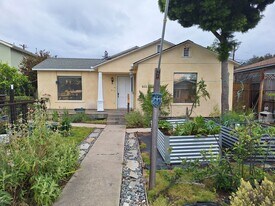 633 Trevethan Ave, Unit Alley in Santa Cruz, CA - Building Photo