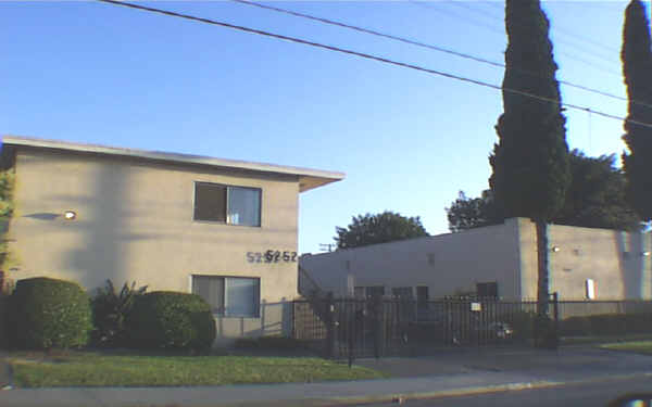 5250-5252 Elizabeth St in Cudahy, CA - Building Photo - Building Photo