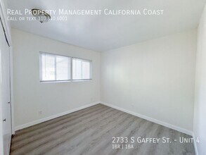2733 S Gaffey St in Los Angeles, CA - Foto de edificio - Building Photo