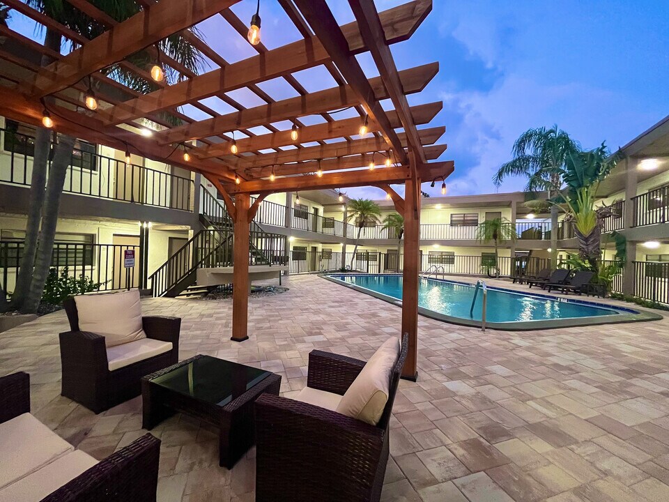 Inertio Apartments in Tampa, FL - Building Photo