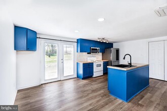 6575 Dovecote Dr in Columbia, MD - Foto de edificio - Building Photo