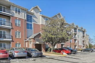 1580 Spring Gate Dr., Unit 4312 in McLean, VA - Foto de edificio - Building Photo