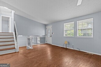 5136 Rock Glen Dr in Stone Mountain, GA - Building Photo - Building Photo