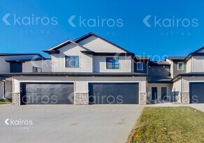 6936 Holly Ct in Johnston, IA - Building Photo