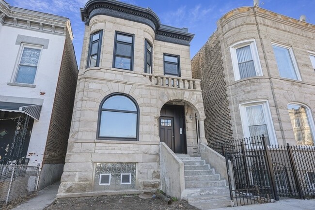property at 1541 N Washtenaw Ave