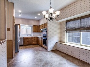 1405 Ridgemoor Ln in Richardson, TX - Foto de edificio - Building Photo