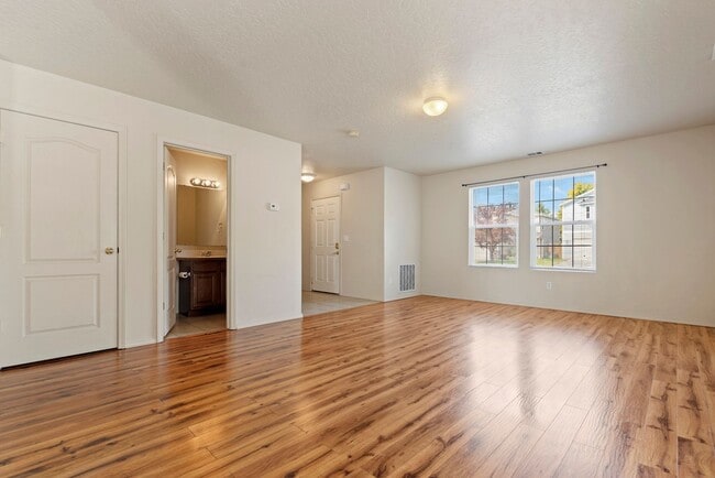 9483 W Weir Hollis Dr in Boise, ID - Building Photo - Building Photo