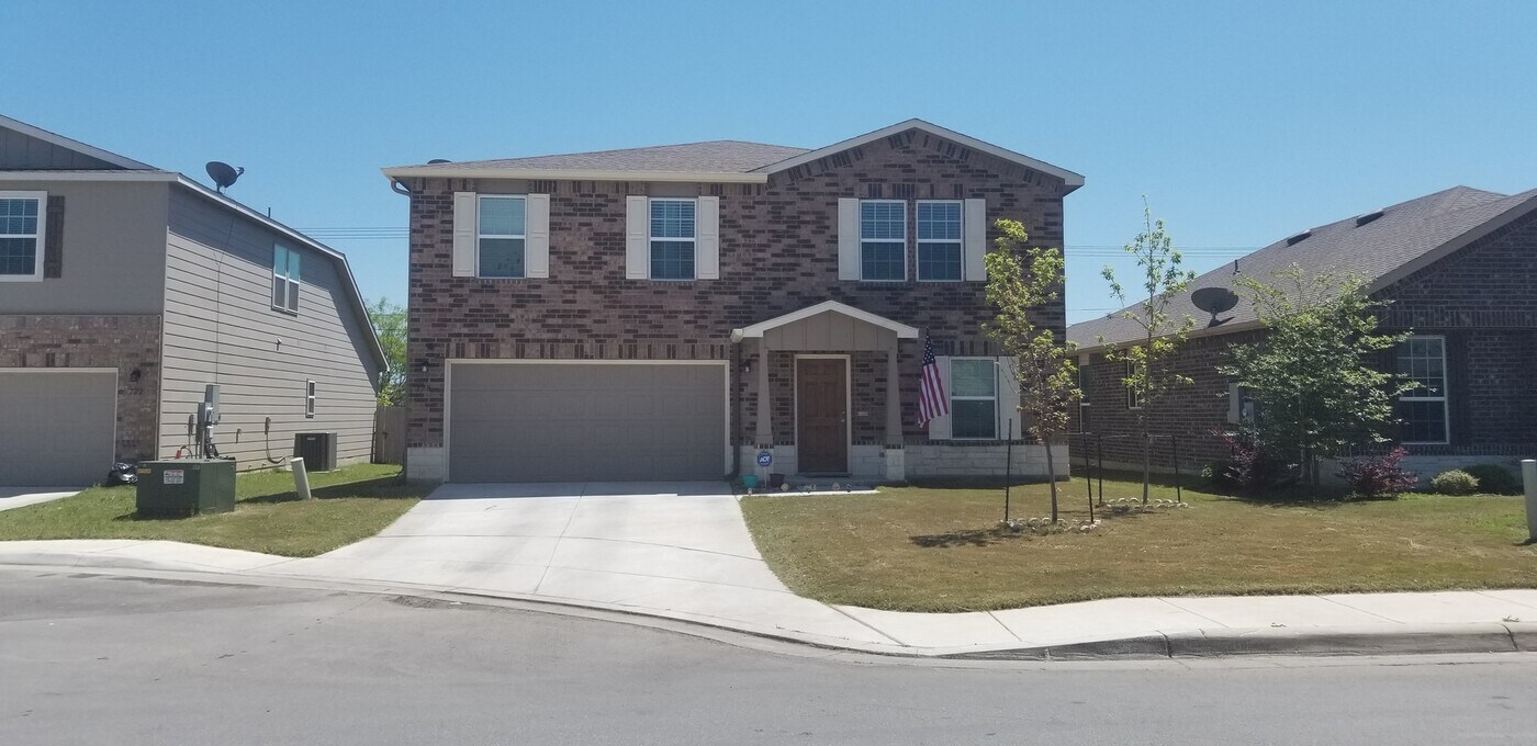 178 Hidden Knl in Selma, TX - Building Photo