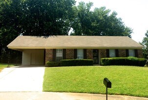 3729 Village Oak Cove in Memphis, TN - Building Photo