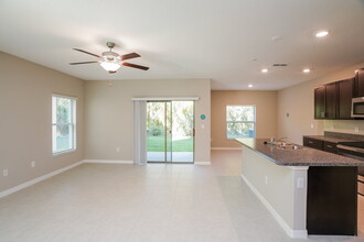 7224 Spring Snowflake Ave, Unit 1405 in Tampa, FL - Building Photo - Building Photo