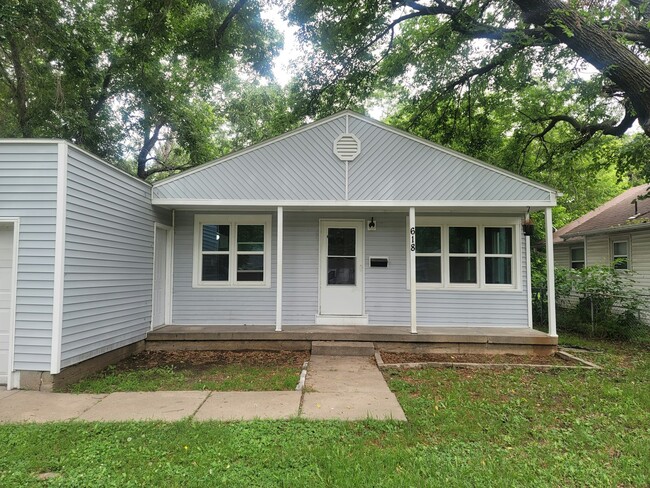 618 N Mount Carmel Ave in Wichita, KS - Building Photo - Building Photo