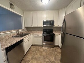 1190 Wrenwood Ct in Fayetteville, NC - Building Photo - Building Photo