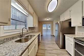 647 Sunshine Trce NW in Acworth, GA - Building Photo - Building Photo