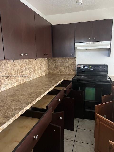 6385 W 27th Ave in Hialeah, FL - Building Photo