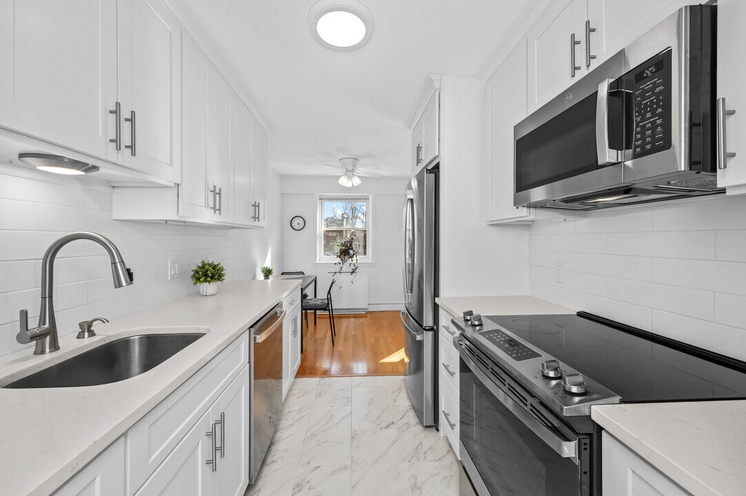 131 Sewall Ave, Unit 6 in Brookline, MA - Foto de edificio