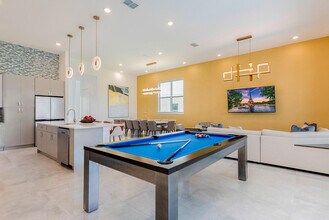 2041 Oak Crk Lp in Davenport, FL - Building Photo - Building Photo