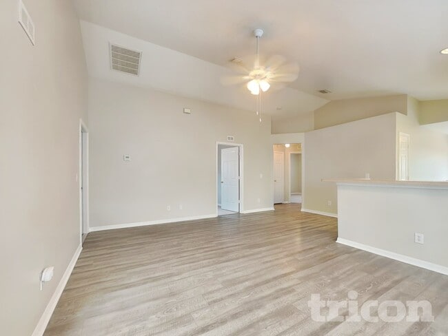 7526 Oxford Garden Cir in Apollo Beach, FL - Building Photo - Building Photo