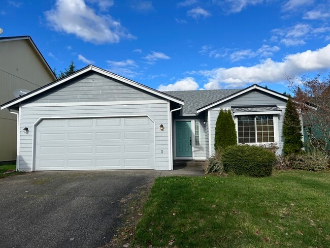 1227 187th Street Ct E in Spanaway, WA - Foto de edificio - Building Photo