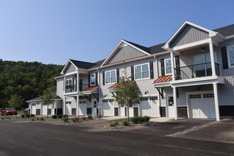 Park Place on the Peninsula, LLC in Halfmoon, NY - Foto de edificio - Building Photo