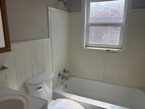 6625 Thurston Ave in Berkeley, MO - Building Photo - Building Photo