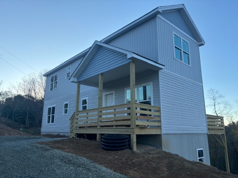 119 Monarch Ln in Boone, NC - Building Photo