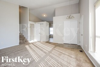 14467 Williamsburg Manor Dr in Florissant, MO - Building Photo - Building Photo