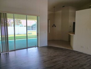 15596 Burbank Dr in Brooksville, FL - Building Photo - Building Photo