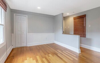 16 Coles St in Jersey City, NJ - Building Photo - Building Photo