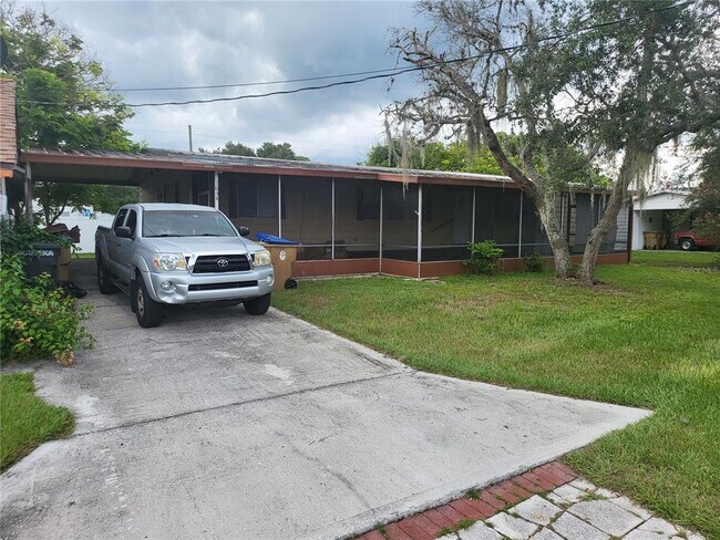 1634 Dolphin Dr in St. Cloud, FL - Building Photo - Building Photo