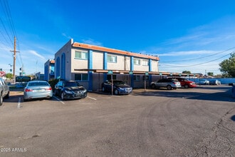 819 S Stapley Dr in Mesa, AZ - Building Photo - Building Photo