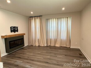 4002 Citra Ln in Charlotte, NC - Foto de edificio - Building Photo