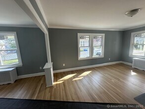 172 Frost Rd-Unit -1st floor in Waterbury, CT - Building Photo - Building Photo
