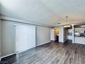 3407 Winkler Ave in Ft. Myers, FL - Building Photo - Building Photo