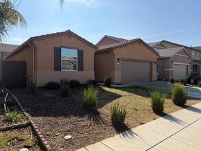 6659 E Vassar Ave in Fresno, CA - Building Photo - Building Photo