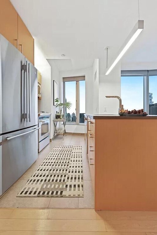 8 Spruce St in New York, NY - Building Photo - Building Photo