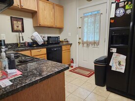 6236 Mary Meindl Ct, Unit A in Alexandria, VA - Building Photo
