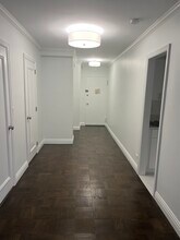 166 E 63rd St, Unit E 63rd St in New York, NY - Building Photo - Building Photo