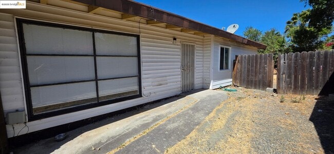 2307 Mc Ginley Ave in Antioch, CA - Building Photo - Building Photo