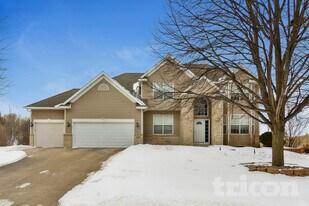 4527 Mason Ave NE in Saint Michael, MN - Building Photo