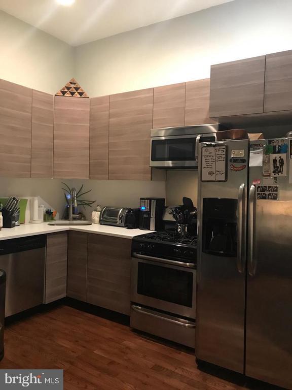 property at 723 Sansom St